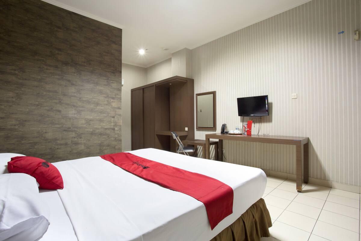 Reddoorz @ Surapati Hotel Бандунг Екстериор снимка