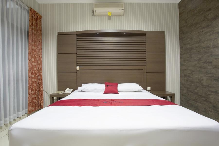 Reddoorz @ Surapati Hotel Бандунг Екстериор снимка