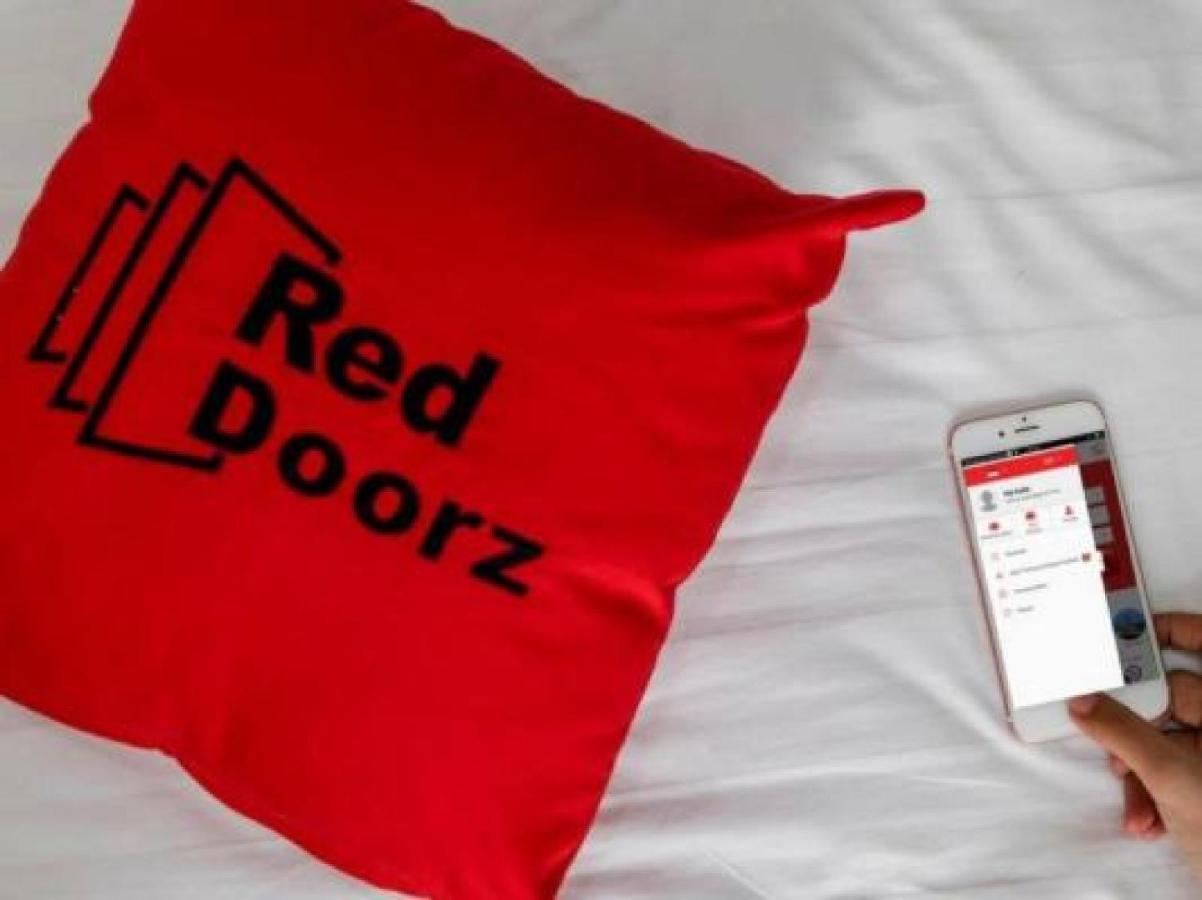 Reddoorz @ Surapati Hotel Бандунг Екстериор снимка